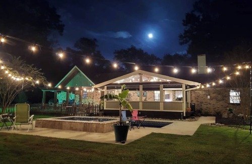 Columbus House | Quiet Southern Retreat | Porch Swings & Sunset Views