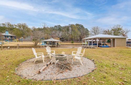 Eatonton House | Quiet & Stylish Waterfront Gem w/Dock in Eatonton