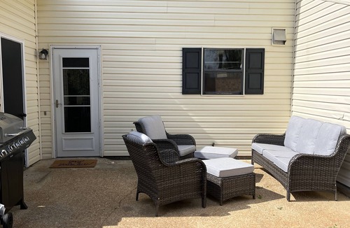 Opelika House | Quiet Townhome just blocks from downtown Opelika, and minutes from everything!