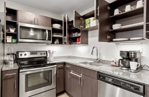 Tuscaloosa Condo | Rammer Jammer Gameday Riverfront Condo Pool & Gym
