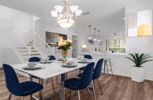Loughman House | Recently Renovated 5BR house with Private Pool & Resort Amenities