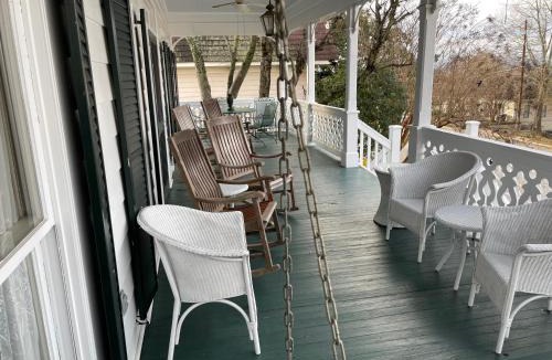 Montgomery House | Red Bluff Cottage