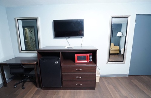 Newnan Hotel | Red Carpet Newnan