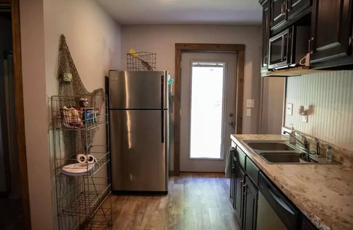 Groveoak Cabin | Reel ‘em Inn - Lake Guntersville Waterfront Retreat for the Family and Fisherman