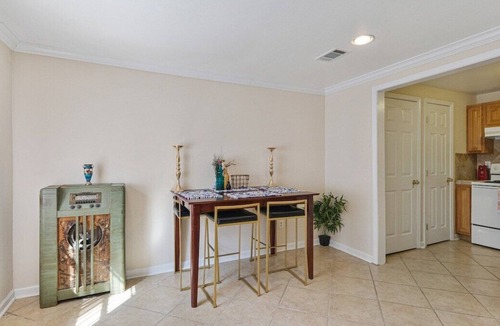 Saint Roch House | Refined NOLA Mansion w/ Parking, Patio & Balconies