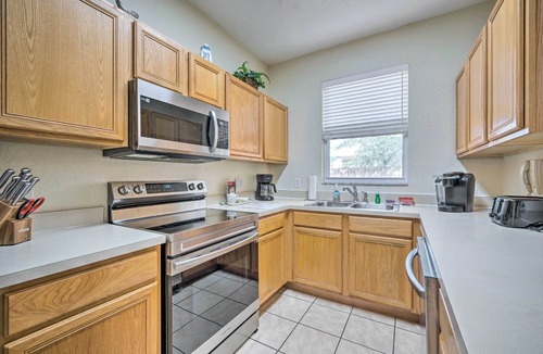 Regal Palms House | Regal Palms Escape w/Lanai: Near Pool & Disney!