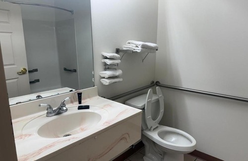Milton Hotel | Regency Inn & Suites