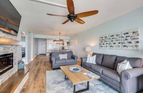 Crescent Beach Condo | Regency Towers #1018- Free Beach Chairs!