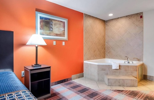 Mableton Hotel | Relax and Recharge! Free Parking, Minutes to Heritage Park & River Line Park