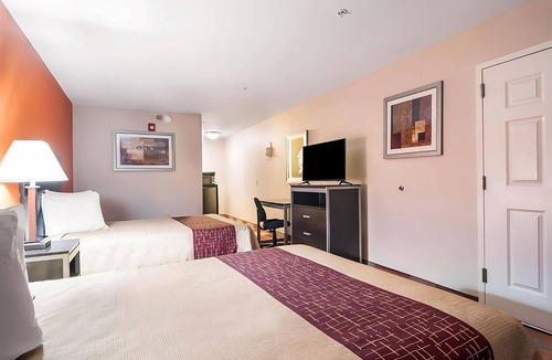 Mableton Hotel | Relax and Recharge! Free Parking, Minutes to Heritage Park & River Line Park