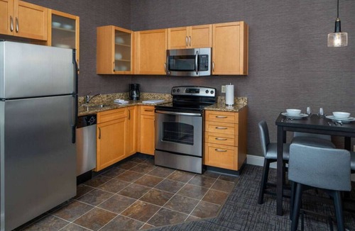 Arts/Warehouse District Hotel | Relax and Recharge! TWO Pet-friendly Suites with Free Breakfast, Swimming Pool!