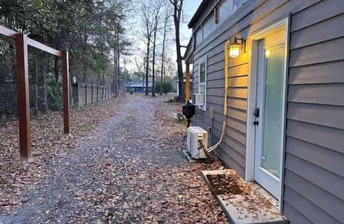 Axis House | Relax in Comfort at Pepper's Place - Creola | New listing