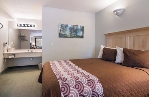 Bellaire Hotel | Relax Inn at Shanty Creek