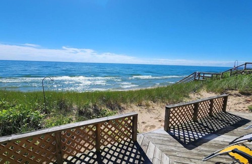 Montague House | Relax on Lake Michigan at Reagan's Landing
