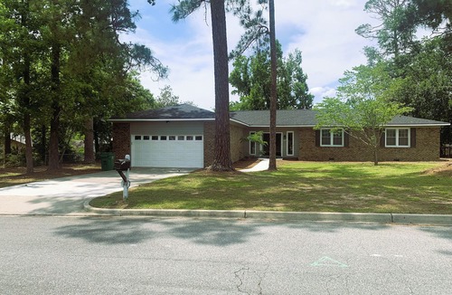 Valdosta House | Relax, Swim & Unwind at Bella Casa's Private Pool Retreat Sleeps 6 Pet friendly