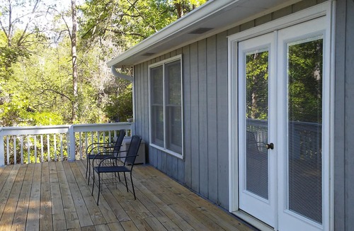 Milledgeville House | Relax & Unwind At The Lake