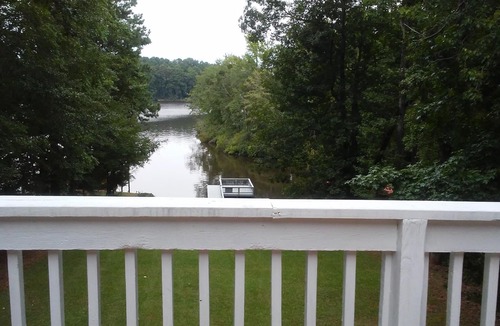 Milledgeville House | Relax & Unwind At The Lake