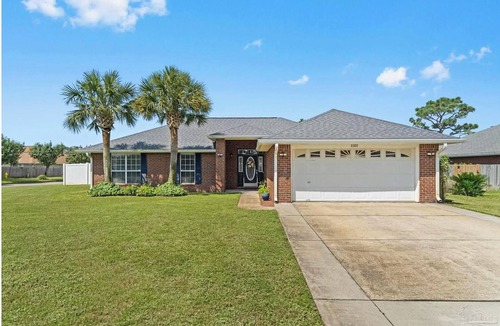 Navarre House | Relaxation and Tranquility Awaits at the Bikini Bottom