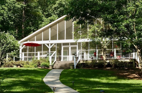 Eatonton House | Relaxing 3 bedroom home on quiet cove with large enclosed porch plus more!