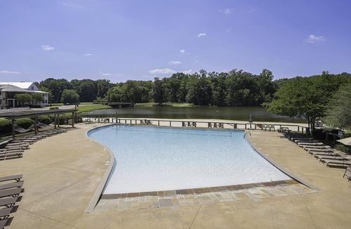Mount Meigs Cottage | Relaxing Cottage in The Waters