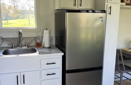 Sebastopol Cottage | Relaxing rural retreat near Philadelphia, MS Congress of Country Music!