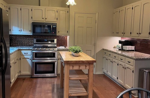 Tuscaloosa House | Remodeled 3BR golf course paradise w/private cul-de-sac on the 18th hole @NRYC