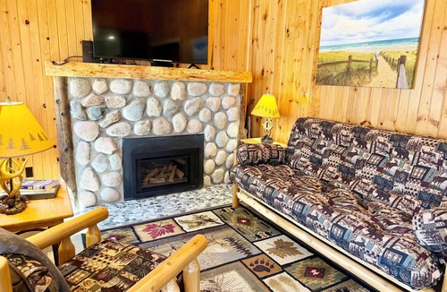 Au Train Cabin | Remodeled Cabin on AuTrain Lake at Northwoods Resort