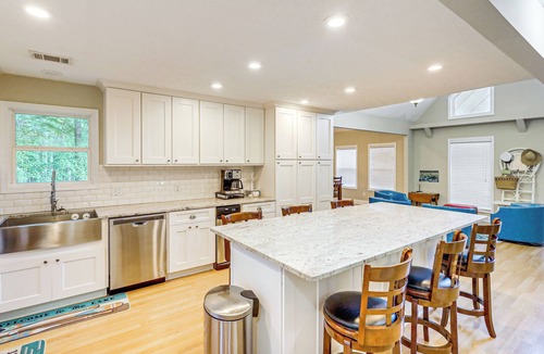 Eatonton House | Remote Escape: Lake Home w/Dock in Sparta!
