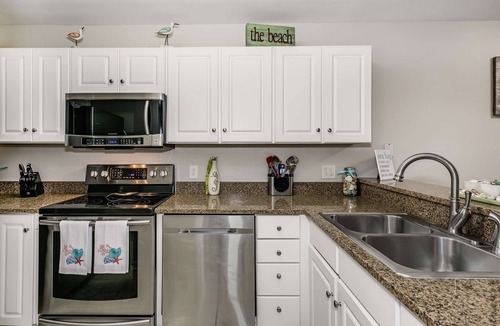 Innerarity Townhomes House | Renovated 2BR Townhome w/Balconies & Views of Perdido Bay | Kayak & Golf Included | Community Pool