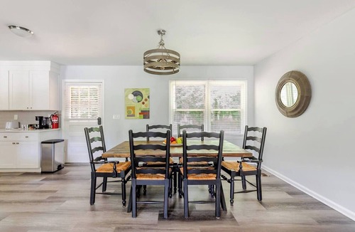 Gresham Park House | Renovated House 9 Miles from Downtown ATL, Great Backyard on a Cul-de-sac!