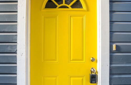 Five Points House | Renovated Riverside Studio Retreat - Sleeps 8 ppl