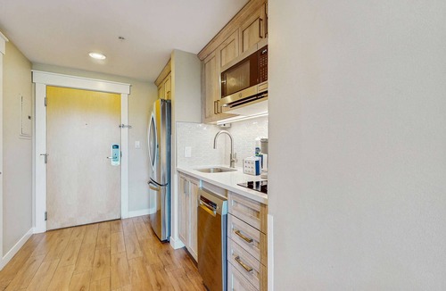 Baytowne Wharf Apartment | Renovated studio with pool, hot tub, full sized fridge, and 2 burner stovetop