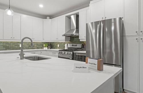 Jacksonville Beach House | Resort de Tropical - Team Joseph Ellen