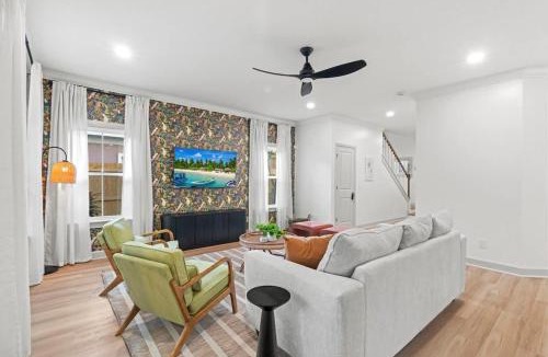 Jacksonville Beach House | Resort de Tropical - Team Joseph Ellen