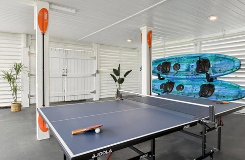 Shoreline Park House | Restful Retreat Heated Pool & Game Room