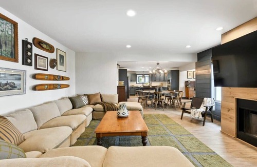 Shoreline Park House | Restful Retreat | Heated Pool & Game Room