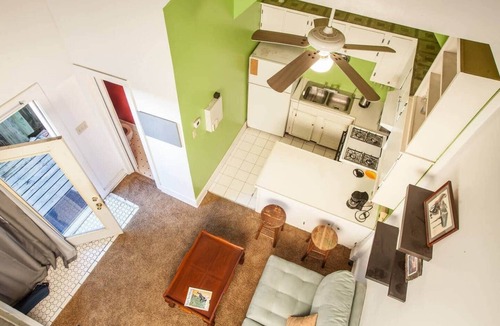 Touro Apartment | Retreat and Relax 1 block off Magazine St.