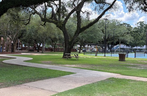 Bay Minette Cottage | Retreat to Quaint Downtown Bay Minette