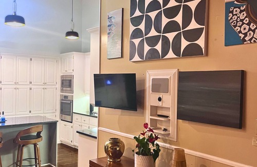 Florence House | Ripple Effect—Huge Space—Incredible Views—Perfect Location