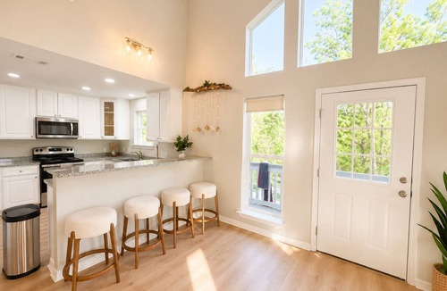 D'Iberville House | River & Beach Getaway Stylish 3BR in D'Iberville