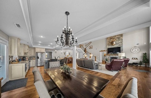 Doniphan House | River House on Violet Lane
