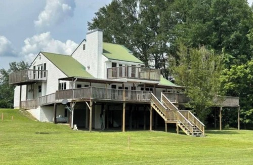 Columbus House | River House with dock & boat slip, perfect for Alabama & Mississippi game days
