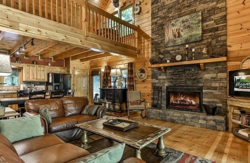 Ellijay Cabin | River Spirit by Mountain Oasis | Creekfront Trout Fishing Cabin in Ellijay, GA