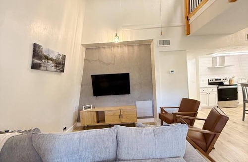 Branford House | Riverbend Retreat/Suwannee Riverfront/Kayaks & Hot Tub