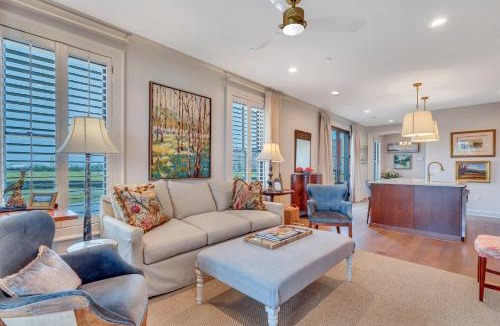 Hitch Village - Fred Wessels Homes Apartment | Riverfront Charm by Lucky Savannah