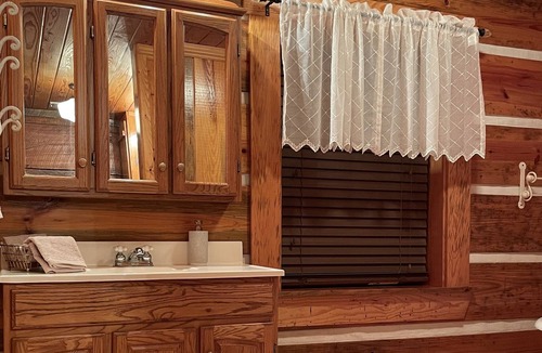 Smithville Cabin | Riverfront Log Cabin - Private River Access!