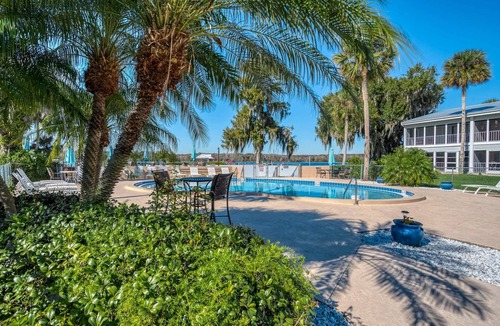 Welaka Condo | Riverfront, Views, Fishing and Boating Paradise, Steps to the Water, Community Pool and Boat Slip!