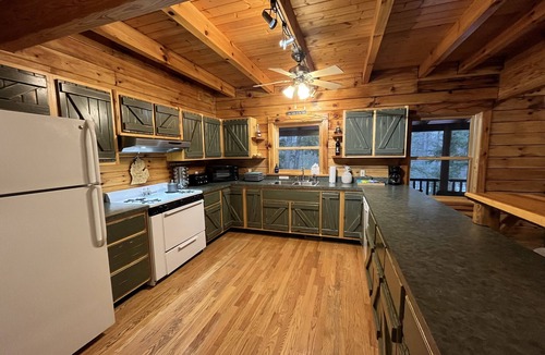 Indian River Cabin | RiverHouse Cabin with Hot Tub and Central State Trail Access!