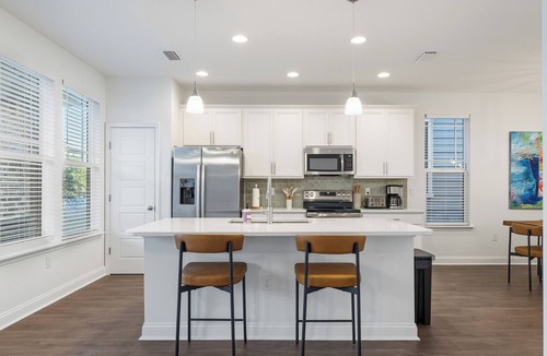 Riverside House | Riverside Townhouse - 3 Bedroom with Garage