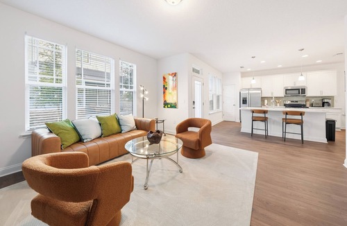 Riverside House | Riverside Townhouse - 3 Bedroom with Garage